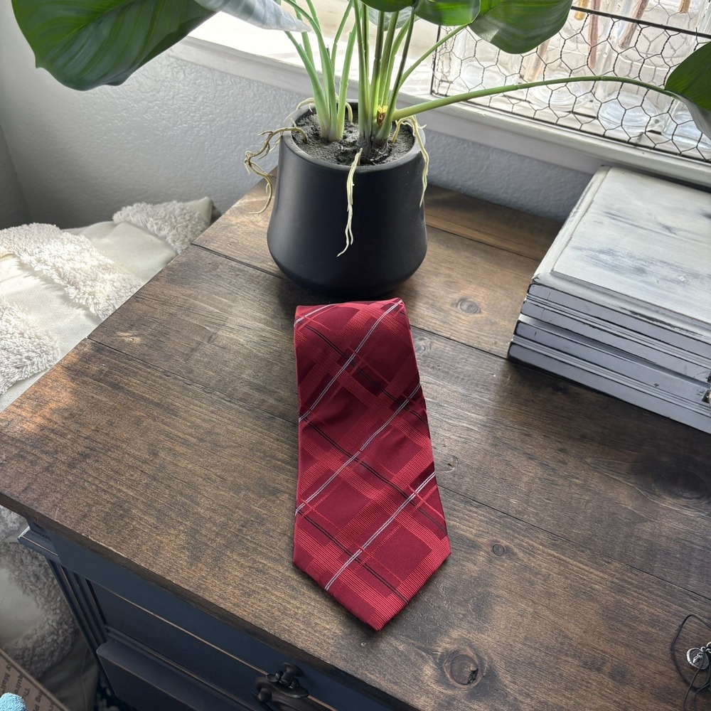 Donald J Trump signature collection Tie Red With Gray Crossed Stripes stripes